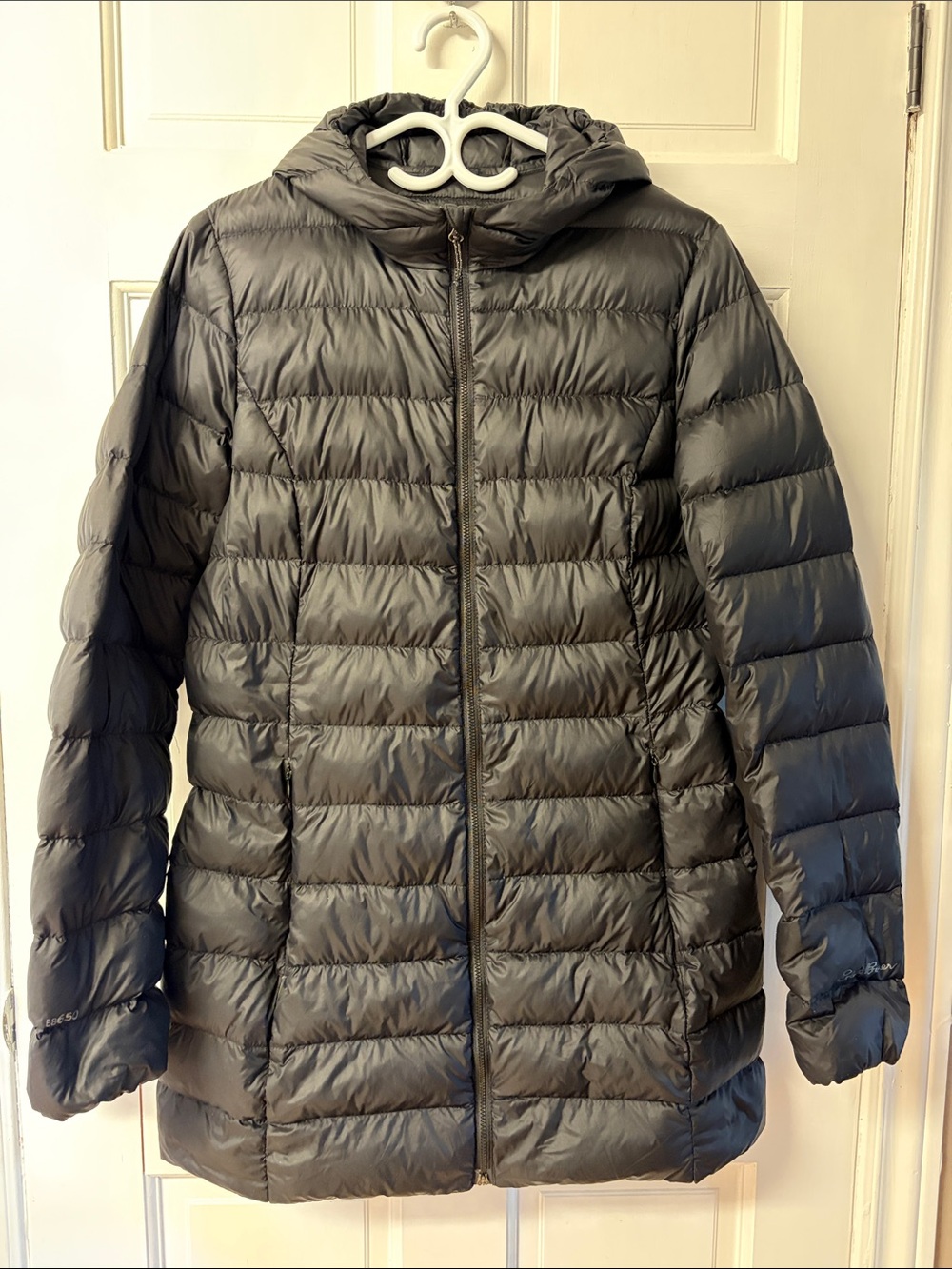 Eddie Bauer E8650 black down filled puffer jacket women’s size medium tall